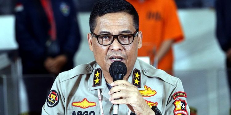 Polri Pelototi Aktivitas Penjualan Online Obat Antibiotik Covid-19