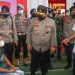 Kapolri Tinjau Vaksinasi Buruh di Bekasi