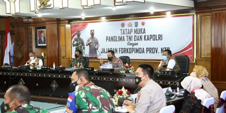 NTB Turun Level PPKM, Panglima TNI-Kapolri Ingatkan Perketat Prokes serta Pacu Vaksinasi