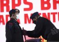 Irjen Anang Sematkan Langsung Gelar Kehormatan Brimob kepada Menhan Prabowo