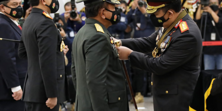 Sematkan Bintang Bhayangkara Pratama, Kapolri Komitmen Terus Lakukan Pembenahan Organisasi dan Pelayanan