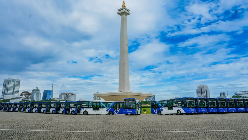 30 Bus Listrik Transjakarta Dikerahkan untuk Pelantikan Kepala Daerah di Istana