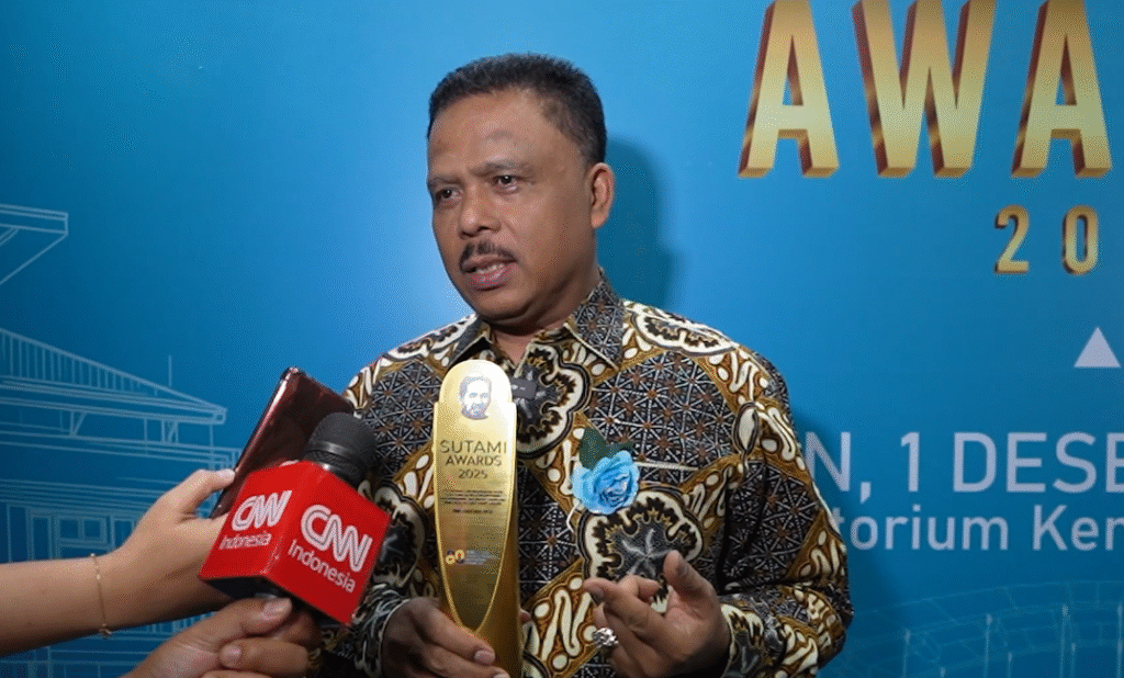 Kakorlantas Irjen Agus Suryonugroho Raih Penghargaan pada Sutami Awards 2025