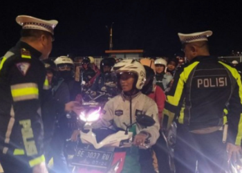 Menjaga Jalan, Menjaga Kehidupan, Dedikasi Polantas dalam Operasi Ketupat 2026