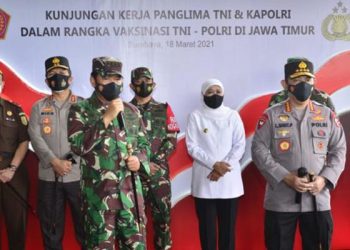 Panglima TNI dan Kapolri Roadshow Tinjau Vaksinasi Massal dan Pos Penyekatan