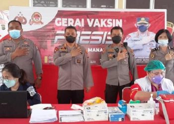 Polresta Manado Gelar Vaksinasi Gratis, Khusus Ibu-Ibu Dapat Bantuan Bahan Pokok