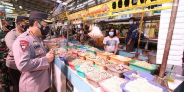 Tinjau Posko Pasar Modern BSD, Kapolri Ingin Prokes Ditegakan Guna Menurunkan Level PPKM