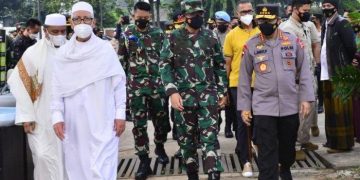 TNI-Polri Gelar Vaksinasi Covid-19 Massal Bareng Islam Rabithah Alawiyah di Cibis Park 