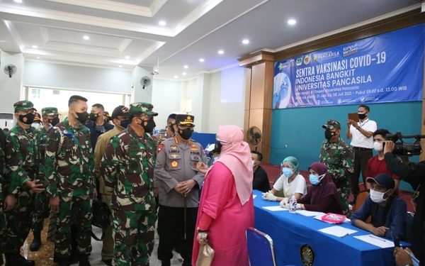 TNI-Polri Target 2 Juta Vaksinasi