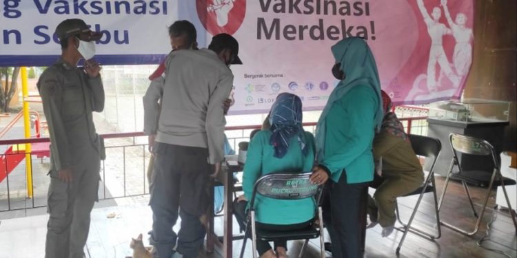 181 Peserta Disuntik, Polres Kep Seribu Gelar Vaksinasi Merdeka!