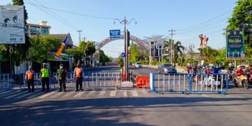 PPKM, Polri Lakukan Penyekatan Lalu Lintas di Jakarta