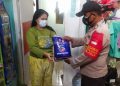 Polri Sebar Bansos Bagi Warga Isoman Ditengah PPKM Darurat