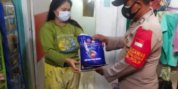Polri Sebar Bansos Bagi Warga Isoman Ditengah PPKM Darurat
