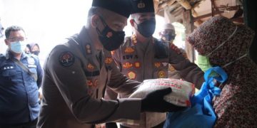 Polri-BEM Jakarta salurkan 1.000 paket sembako ke mahasiswa perantauan