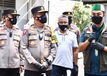 Polri dan HMI Salurkan Bantuan Bagi Mahasiswa Rantau di Ciputat