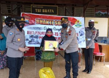 Jelang HUT Polwan Ke-73, Srikandi Polres Salatiga Gelar Baksos