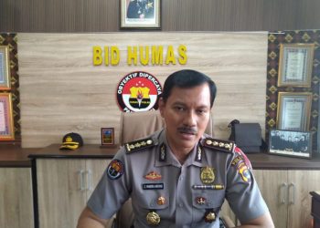 Polda Lampung Bagikan Makanan untuk Warga Terdampak Covid-19 dan PPKM