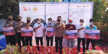 Wakapolda Sumut Kunjungi Polsek Hamparan Perak Beri Paket Sembako