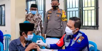 Santri Ponpes Bahrul Ulum Jalani Vaksinasi Yang Digelar Polres Jombang