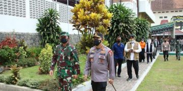 Dipantau Kapolri dan Panglima TNI, Vaksinasi Massal di SMA Cor Jesu Malang Targetkan 5000 Peserta 