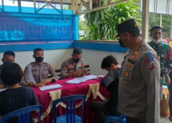Kapolda Papua Barat Tinjau Gerai Vaksinasi TNI-Polri di Rumah Ibadah