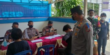Kapolda Papua Barat Tinjau Gerai Vaksinasi TNI-Polri di Rumah Ibadah