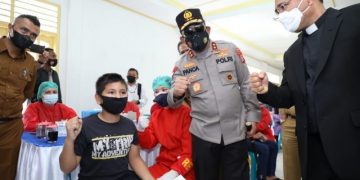 Kapolda Sumut Tinjau vaksinasi dan berikan Bansos untuk masyarakat