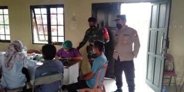 Kapolsek Rakumpit Dampingi Vaksinasi Covid-19 di Kelurahan Pager