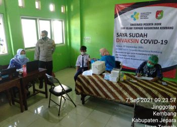 Perkuat Imun Dengan Vaksinasi, Polsek Kembang Monitoring Vaksinasi Pelajar