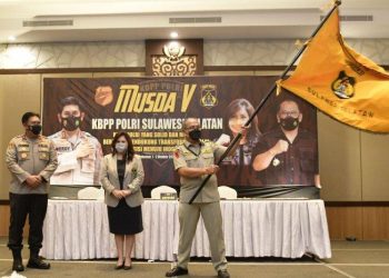 Bantu Warga Terdampak Covid-19, KBPP Polri Sulsel Vaksinasi Massal dan Bagikan Paket Sembako