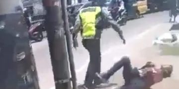 Kapolresta Deli Serdang Copot Jabatan Polisi yang Pukul Pemotor hingga Terlentang