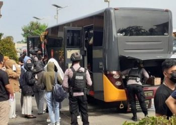 Polda Jabar Pulangkan Puluhan Karyawan Pinjol, 7 Masih Diperiksa dan 1 Tersangka
