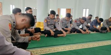 Tingkatkan Iman Personil, Polres Buru Laksanakan Binrohtal Dengan Mentaati Protokol Kesehatan