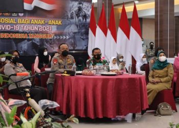 Kapolda Kalteng Beri Dukungan Psikososial Kepada 70 Anak Yatim Piatu Terdampak Covid-19