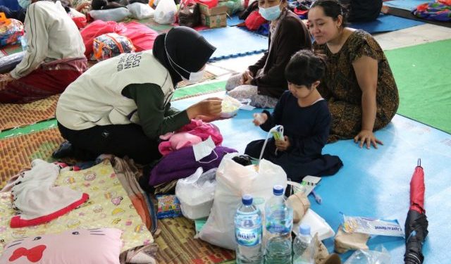 Satgas Trauma Healing Polresta Malang Kota Berikan Pendampingan Psikologi Bagi Korban Terdampak Bencana Banjir
