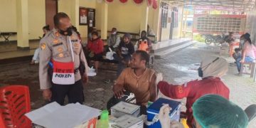Binmas Noken Bersama Polres Jayawijaya Buka Gerai Vaksinasi Covid-19 bagi Masyarakat