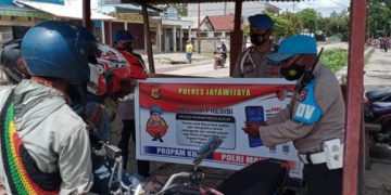 Seksi Propam Polres Jayawijaya Sosialisasikan Aplikasi Propam Presisi Ke Masyarakat