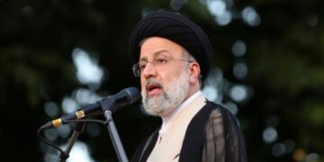 Khamenei Umumkan Lima Hari Berkabung atas Meninggalnya Presiden Iran Ebrahim Raisi. Sumber iNews.