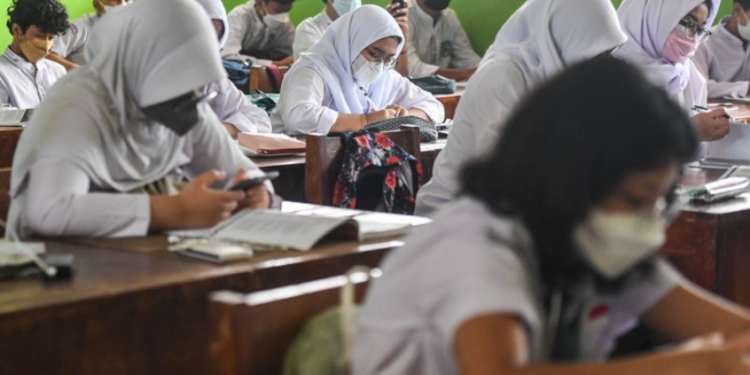 Kemendikbudristek Hapus Jurusan IPA, IPS, dan Bahasa di SMA Mulai Tahun Ajaran 2024 2025