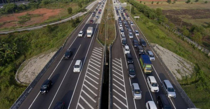 Puncak Arus Mudik 2025 Diprediksi Hari Ini, Korlantas Berlakukan One Way Nasional