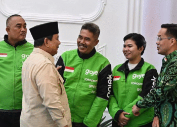 Pengemudi Ojek Online untuk Pertama Kalinya Terima Bonus Hari Raya, Prabowo Dorong Persaingan Sehat Industri Transportasi Digital