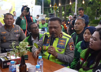 Kakorlantas Polri Kunjungi Warkop Ojol Kamtibmas Surabaya, Perkuat Silaturahmi dengan Driver Online