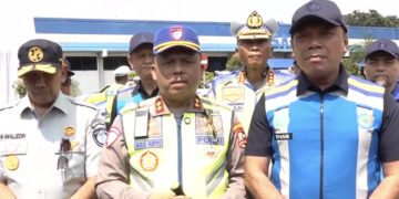 Kakorlantas Polri terima 15 kendaraan PJR dari PT Jasa Marga sebagai dukungan Operasi Ketupat 2026 demi kelancaran mudik dan keselamatan pengguna jalan.